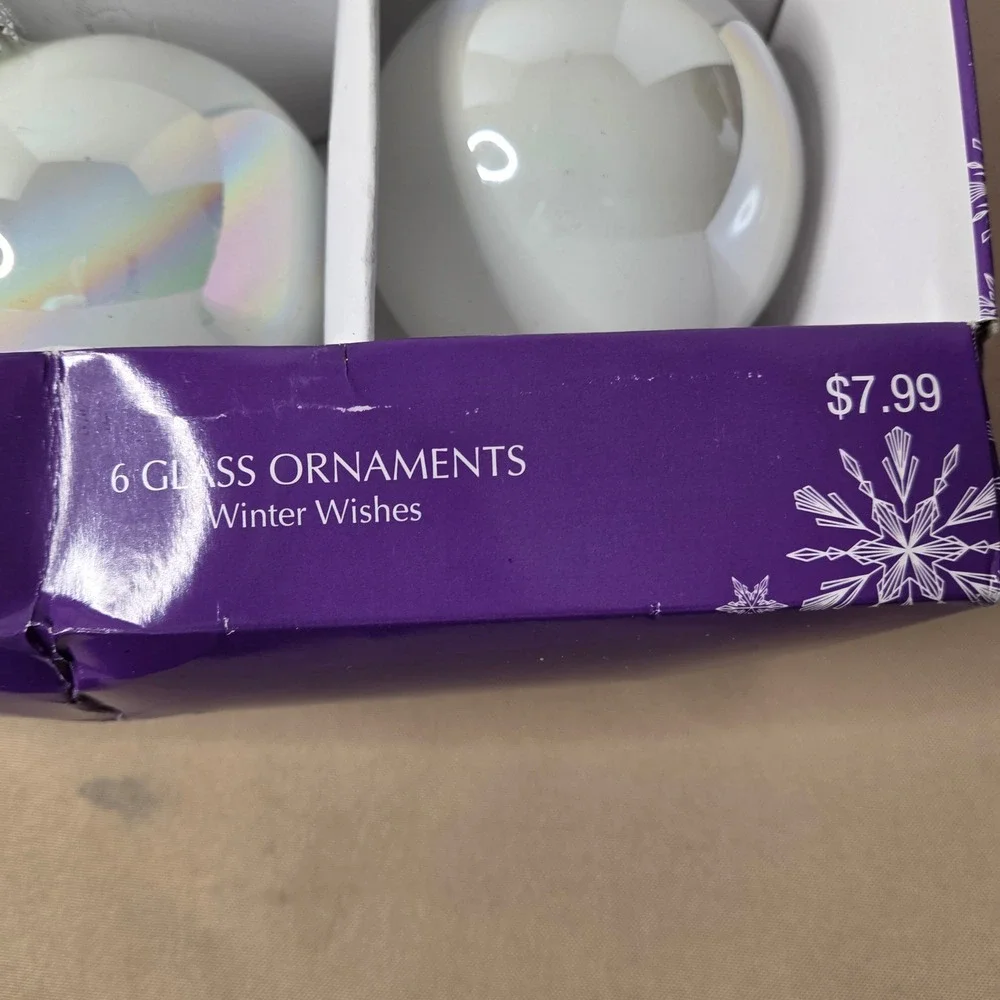 Jaclyn Smith Winter Wishes Glass Ornaments Set of 4‎ Iridescent White